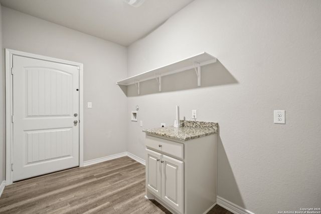 4049 Hickory Forrest, Seguin, TX 78155