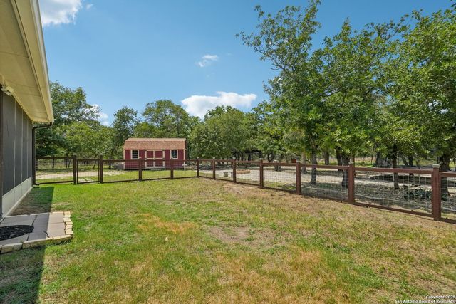 4049 Hickory Forrest, Seguin, TX 78155