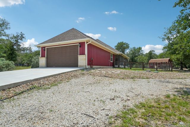 4049 Hickory Forrest, Seguin, TX 78155