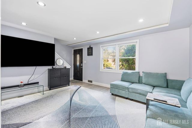 263 Newman Street, Metuchen, NJ 08840