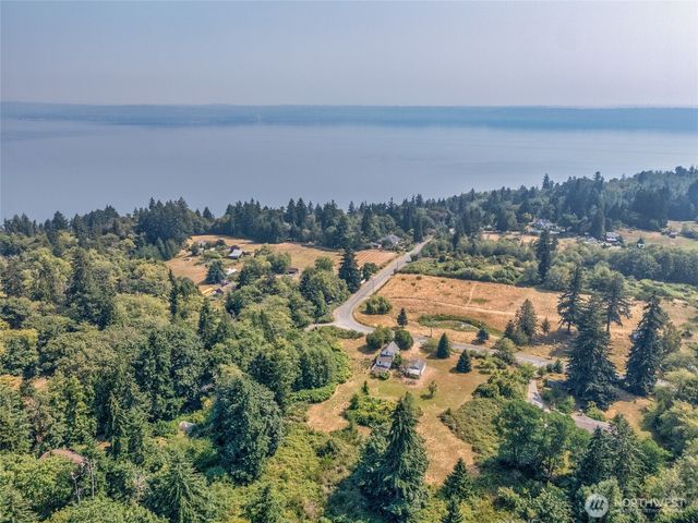 15215 91st Avenue SW, Vashon, WA 98070