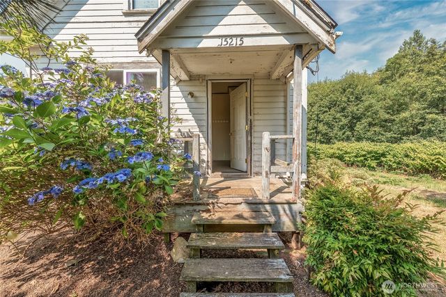 15215 91st Avenue SW, Vashon, WA 98070