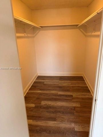 8405 NW 8th St 303, Miami, FL 33126