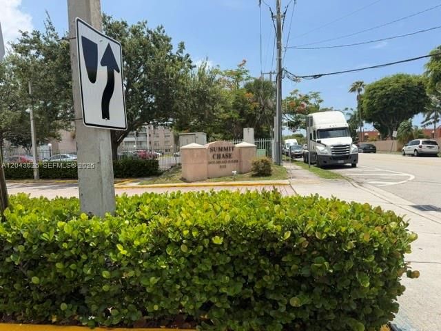 8405 NW 8th St 303, Miami, FL 33126