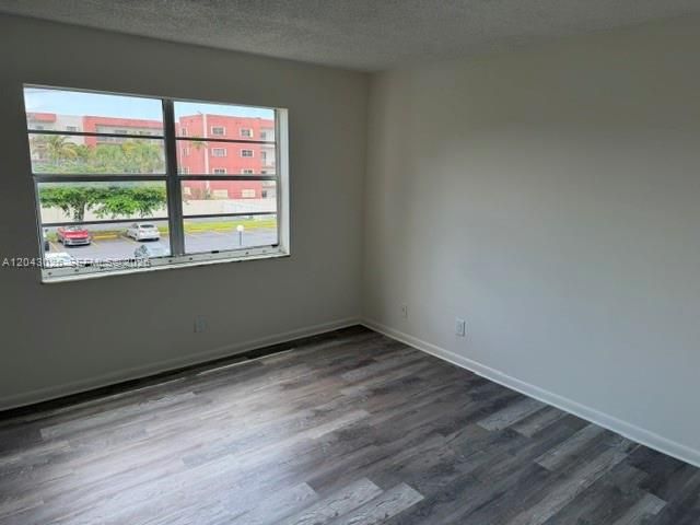 8405 NW 8th St 303, Miami, FL 33126