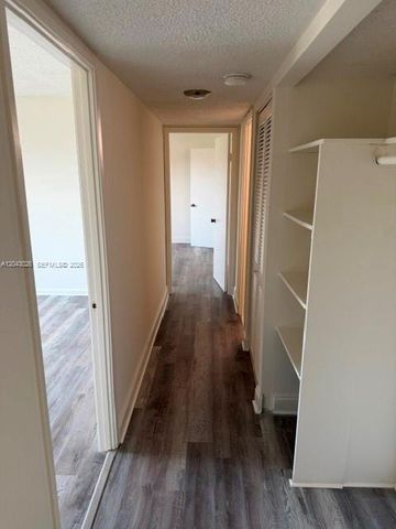 8405 NW 8th St 303, Miami, FL 33126