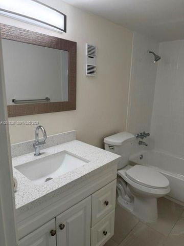 8405 NW 8th St 303, Miami, FL 33126