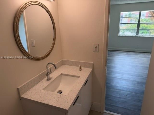 8405 NW 8th St 303, Miami, FL 33126