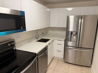 8405 NW 8th St 303, Miami, FL 33126