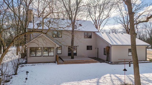 38 Walnut Creek Lane, Oswego, IL 60543