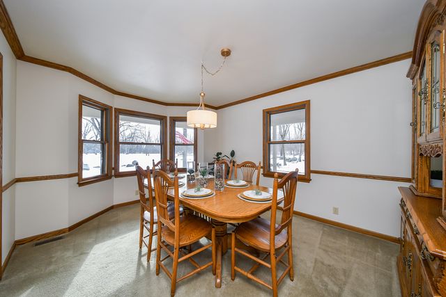 38 Walnut Creek Lane, Oswego, IL 60543