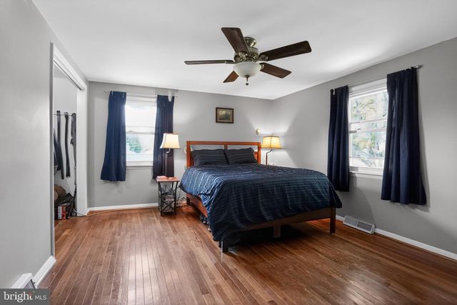 21 E TOWNSHIP LINE RD, Souderton, PA 18964