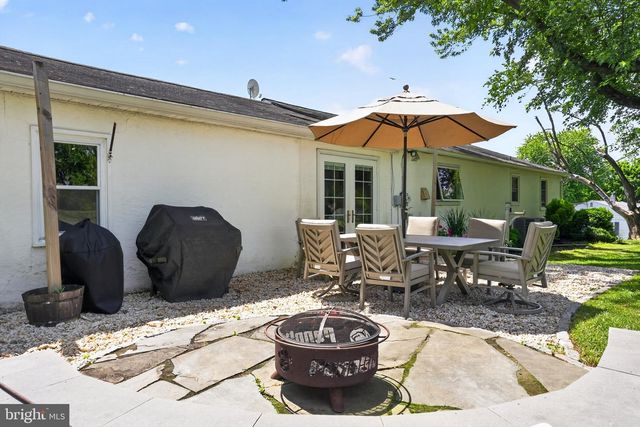 21 E TOWNSHIP LINE RD, Souderton, PA 18964