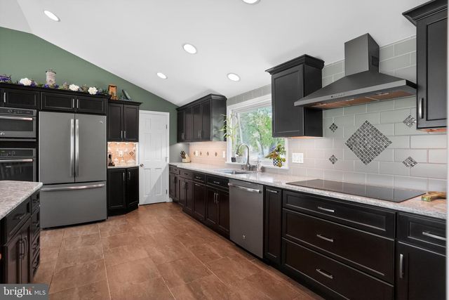 21 E TOWNSHIP LINE RD, Souderton, PA 18964