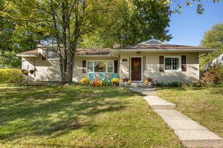 1027 Waltham Avenue SE, Grand Rapids, MI 49546