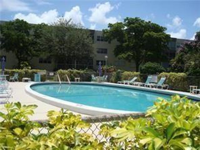 6701 Cypress Road 207, Plantation, FL 33317