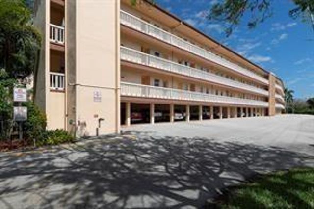 6701 Cypress Road 207, Plantation, FL 33317
