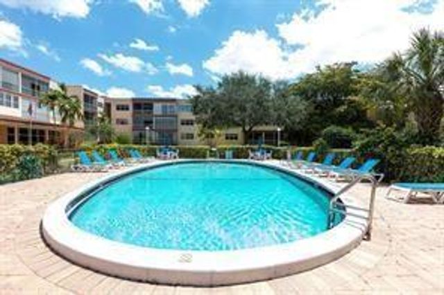 6701 Cypress Road 207, Plantation, FL 33317