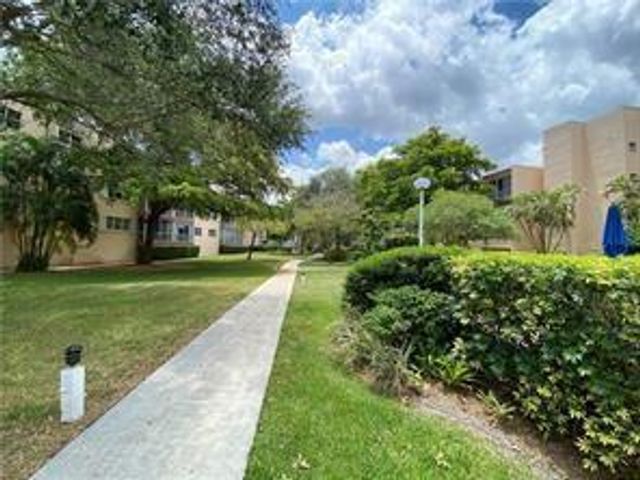 6701 Cypress Road 207, Plantation, FL 33317