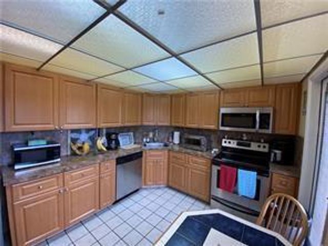 6701 Cypress Road 207, Plantation, FL 33317