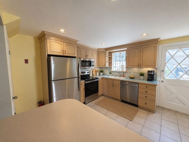 37 Longview Way 37, Peabody, MA 01960