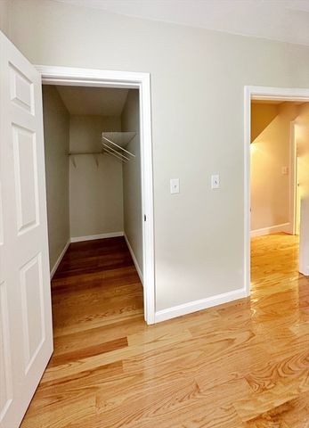 90 George St 90, Boston, MA 02119