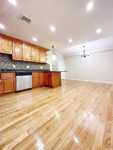 90 George St 90, Boston, MA 02119