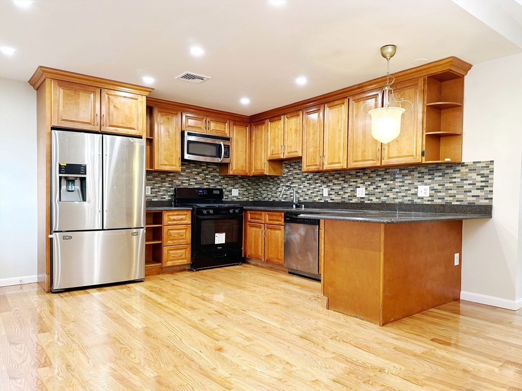 90 George St 90, Boston, MA 02119