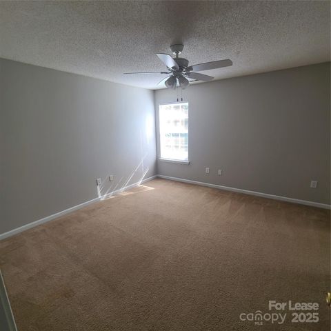 5913 Hidden Meadow Lane, Charlotte, NC 28269