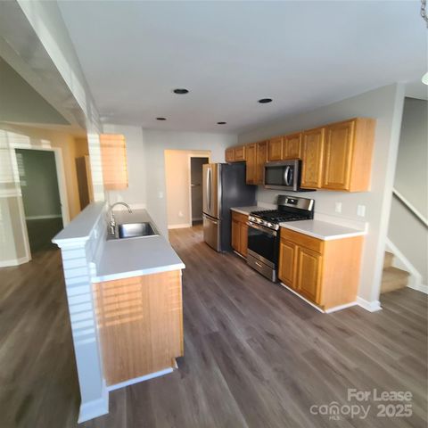 5913 Hidden Meadow Lane, Charlotte, NC 28269