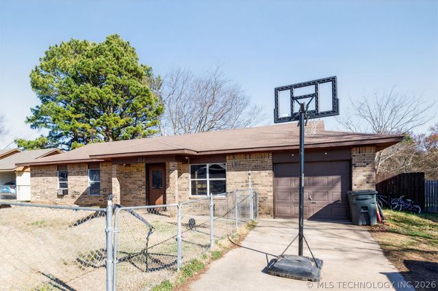 204 Umstead, Colbert, OK 74733