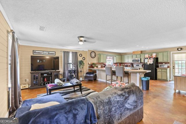 2014B BRADBURY Road, Grantville, GA 30220