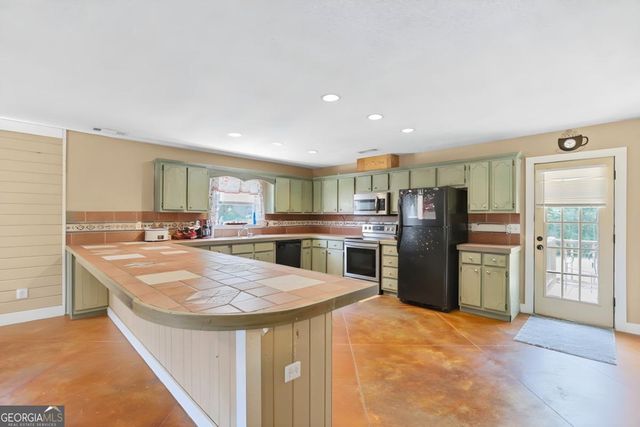2014B BRADBURY Road, Grantville, GA 30220