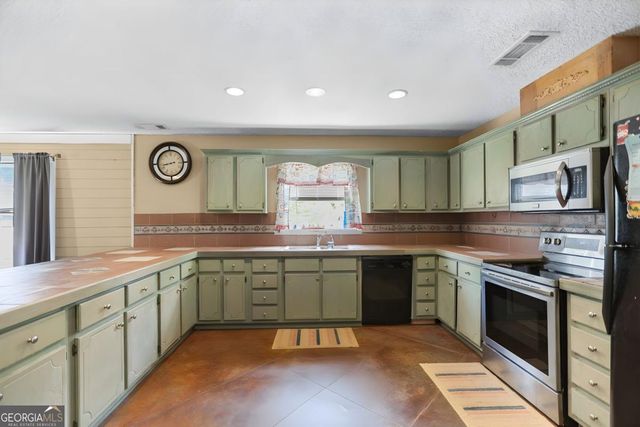2014B BRADBURY Road, Grantville, GA 30220