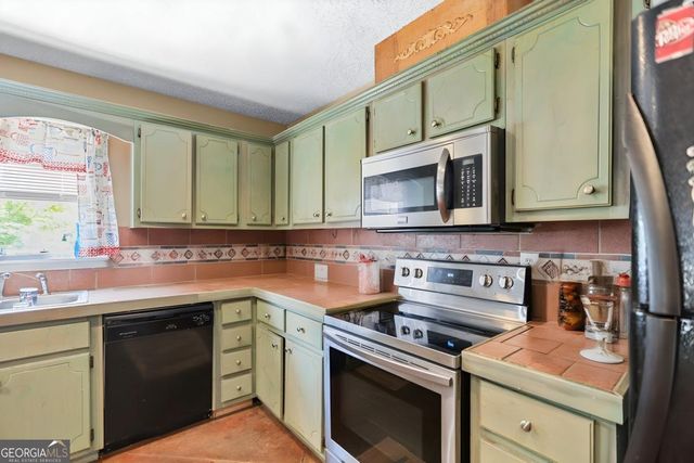 2014B BRADBURY Road, Grantville, GA 30220