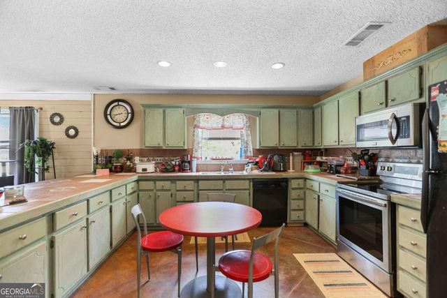 2014B BRADBURY Road, Grantville, GA 30220