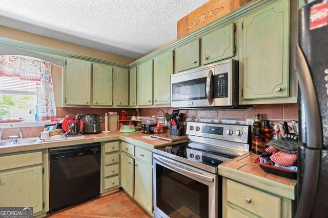 2014B BRADBURY Road, Grantville, GA 30220