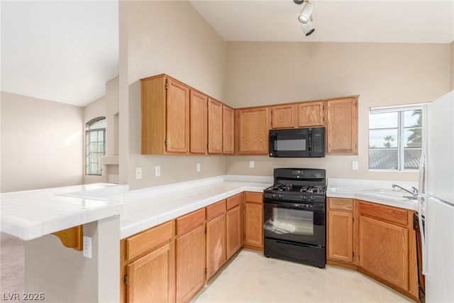 1830 North Buffalo Drive 2033, Las Vegas, NV 89128