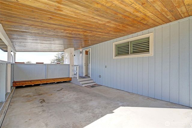 804 Sandstone Lane, Camano Island, WA 98282