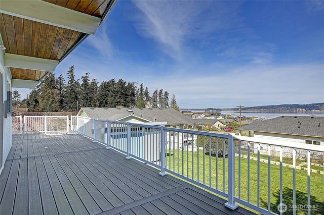 804 Sandstone Lane, Camano Island, WA 98282