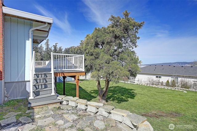 804 Sandstone Lane, Camano Island, WA 98282