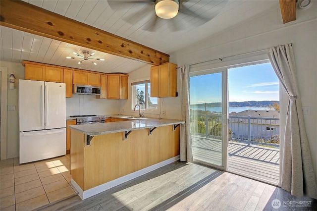 804 Sandstone Lane, Camano Island, WA 98282