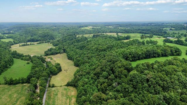 1212 S Fishing Creek Road, Waynesburg, KY 40489