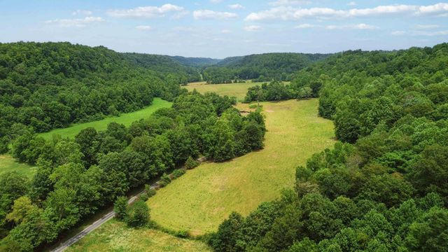 1212 S Fishing Creek Road, Waynesburg, KY 40489