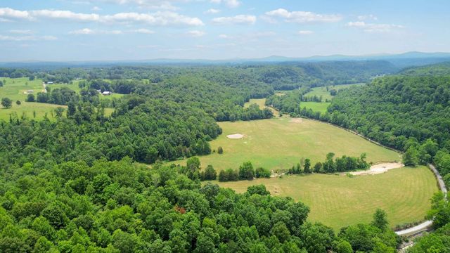 1212 S Fishing Creek Road, Waynesburg, KY 40489