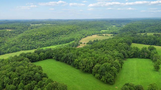 1212 S Fishing Creek Road, Waynesburg, KY 40489