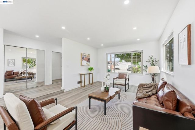 1326 Vining Dr, San Leandro, CA 94579