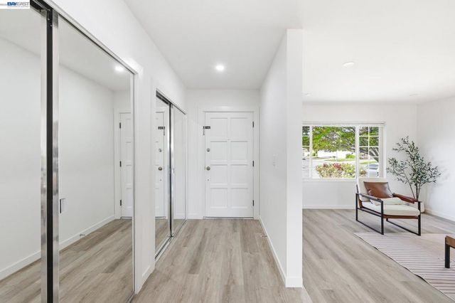 1326 Vining Dr, San Leandro, CA 94579