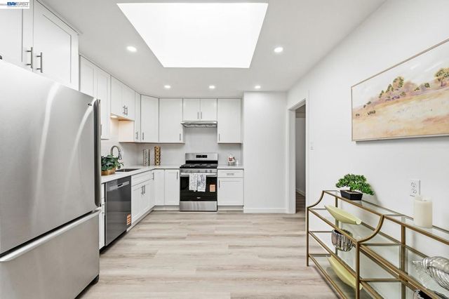 1326 Vining Dr, San Leandro, CA 94579