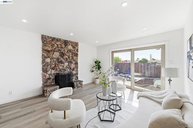 1326 Vining Dr, San Leandro, CA 94579